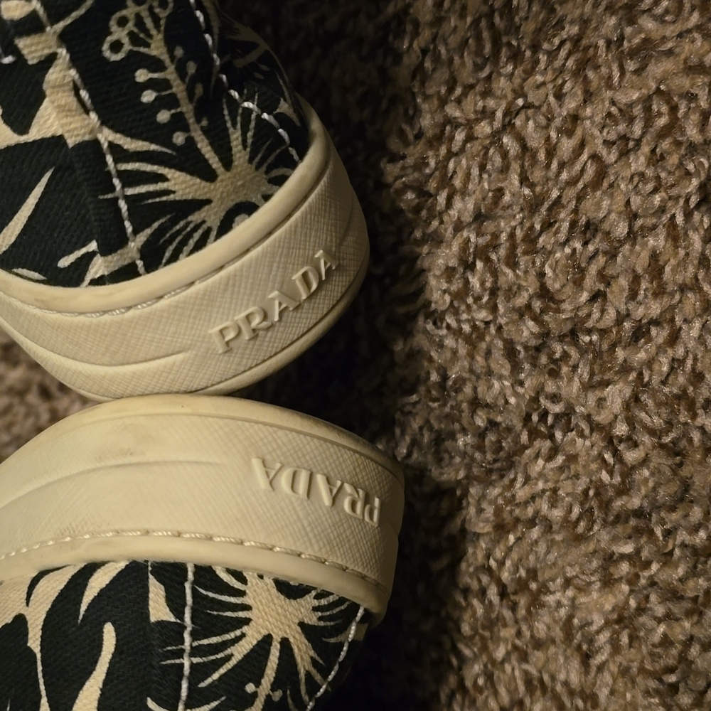 Prada hawaiian 🌺 floral slip ons 7 - Picture 5 of 13